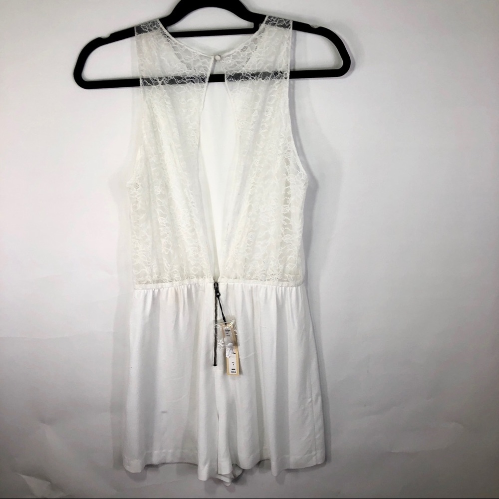 Alice + Olivia Jasper Lace Back Romper Sleeveless - Picture 7 of 7